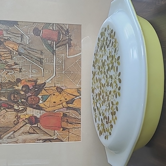 Pyrex Other - VINTAGE PYREX VERDE OLIVE CASSEROLE DISH 1.5 QUART